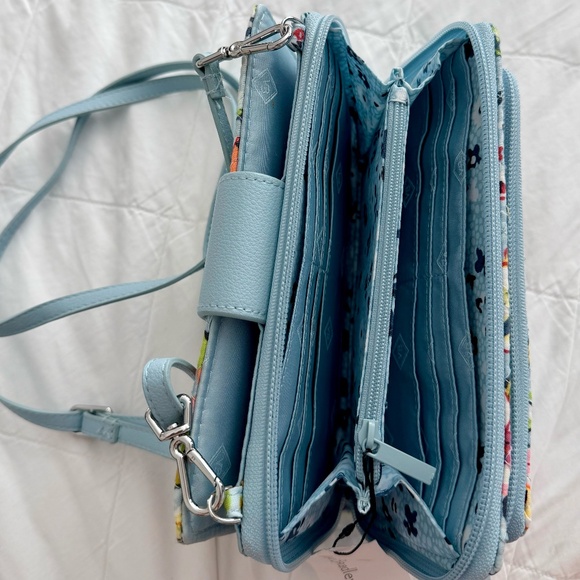 Vera Bradley RFID Deluxe All Together Crossbody - NWT - Picture 4 of 4